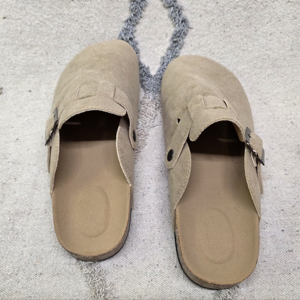 NWOT Amazon Buff/Beige Suede CLOGS * SEE DESCRIPTION - Picture 6 of 8